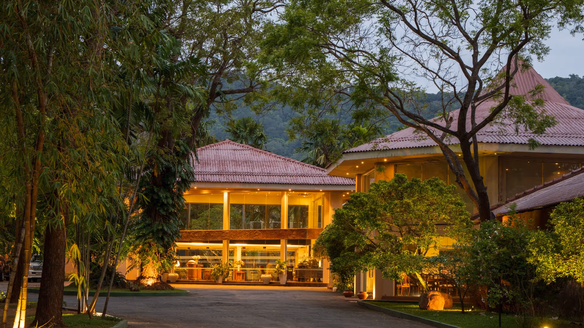 Mandara Rosen Yala Kataragama